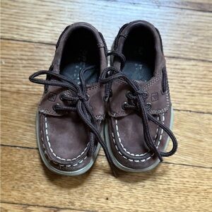 Sperry Boat Shoes - Size 6